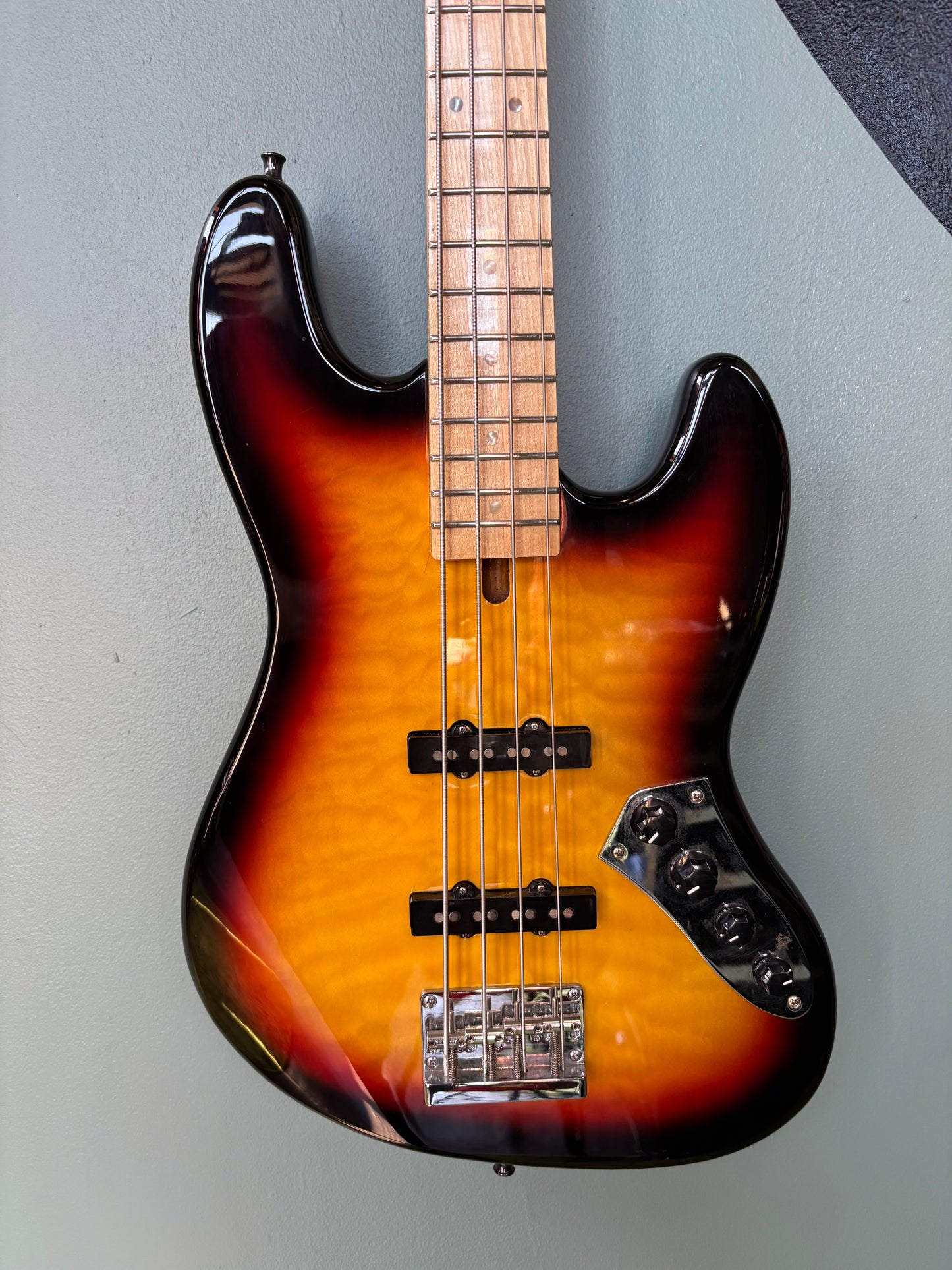 Used Allen Eden Disciple 4 String Bass