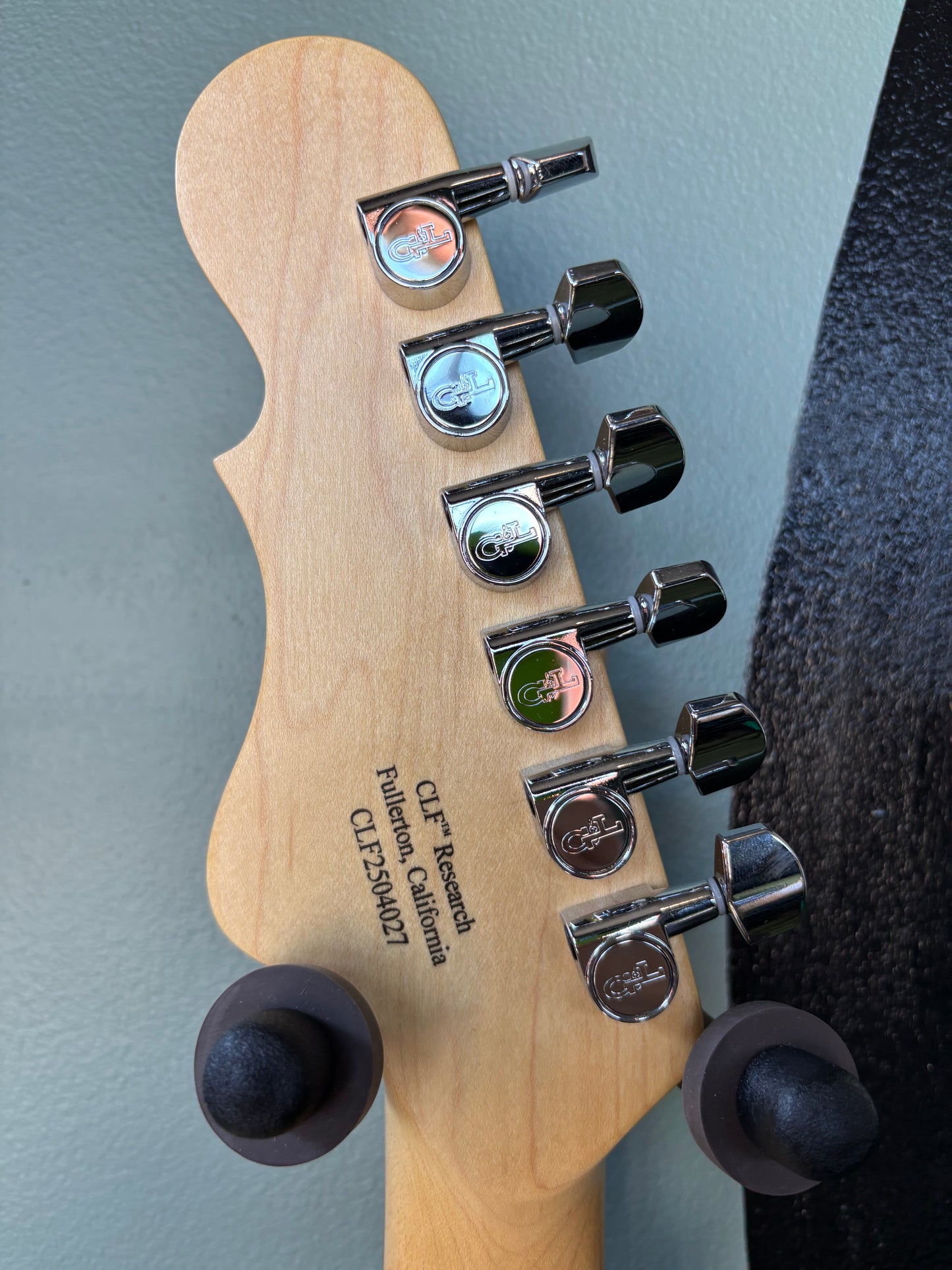 G&L Guitars G&L CLF Research Doheny V12, Pharaoh Gold