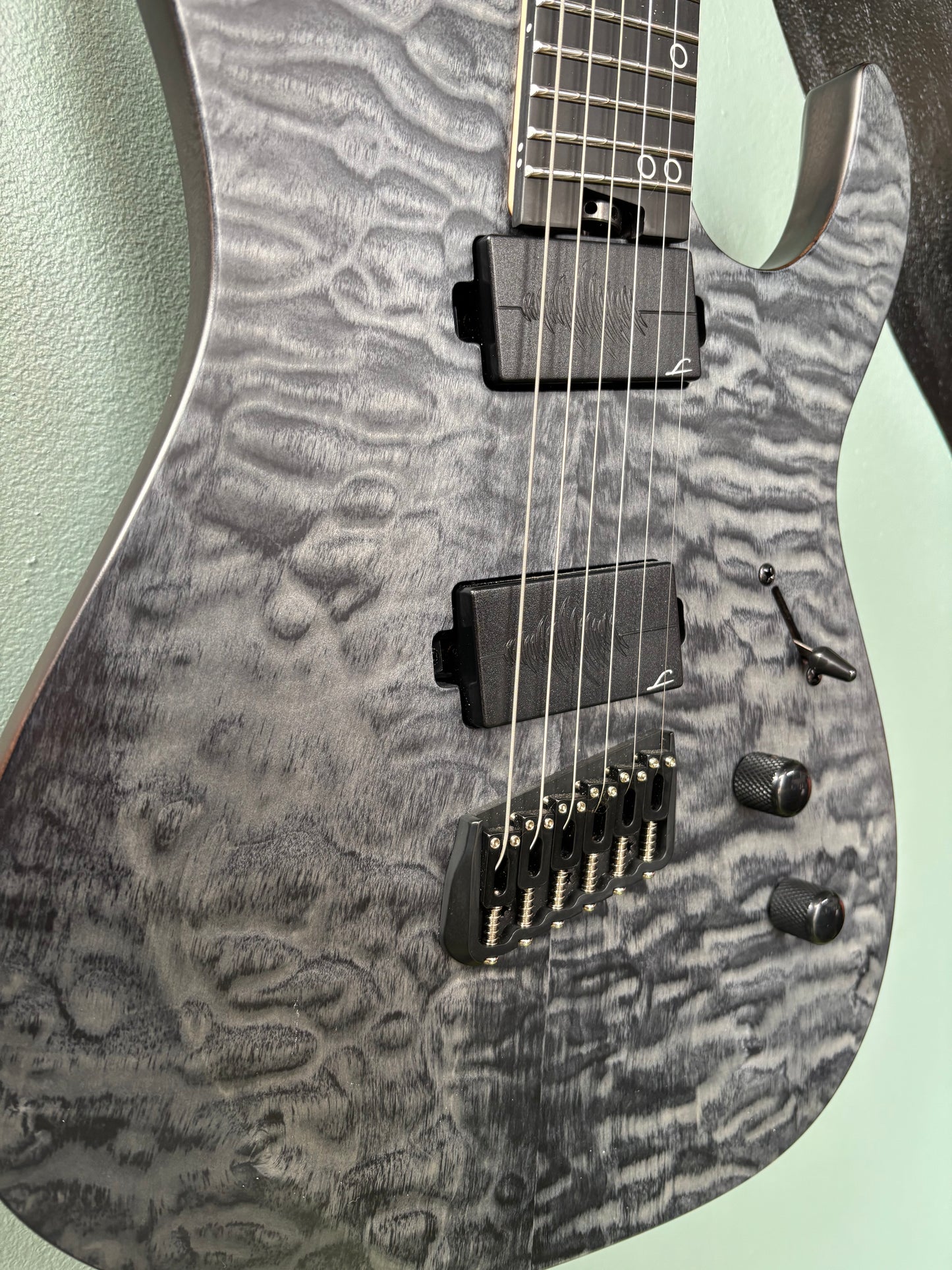 Legator Ninja FSS 6-String - Black Quilted Maple