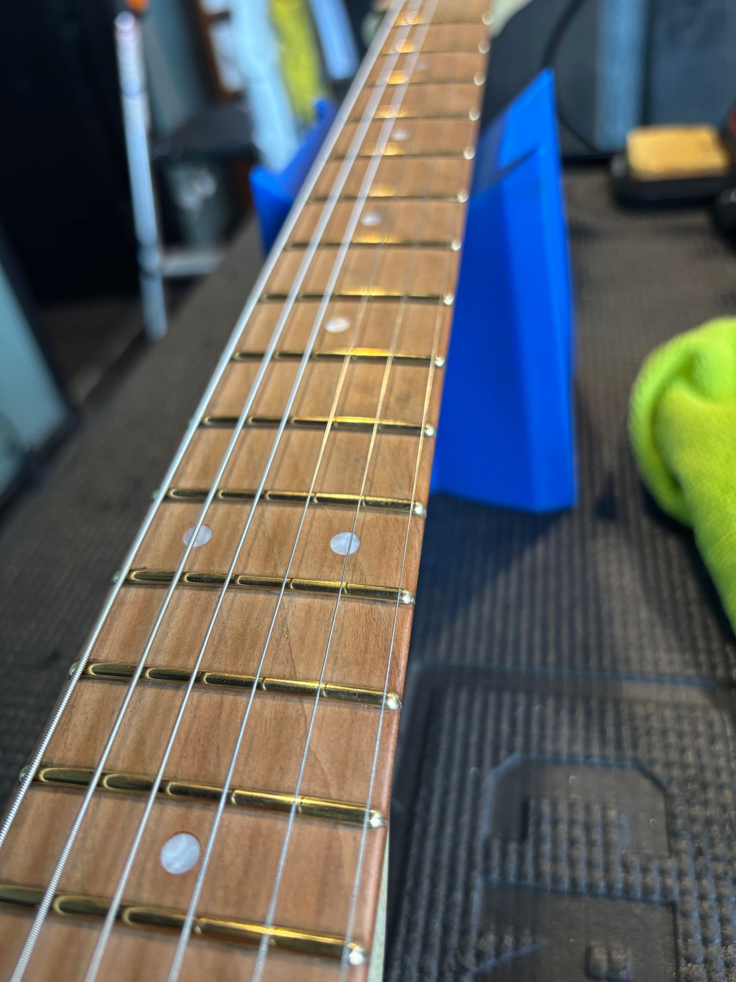 Valentino Guitars F-Bird Hardtail