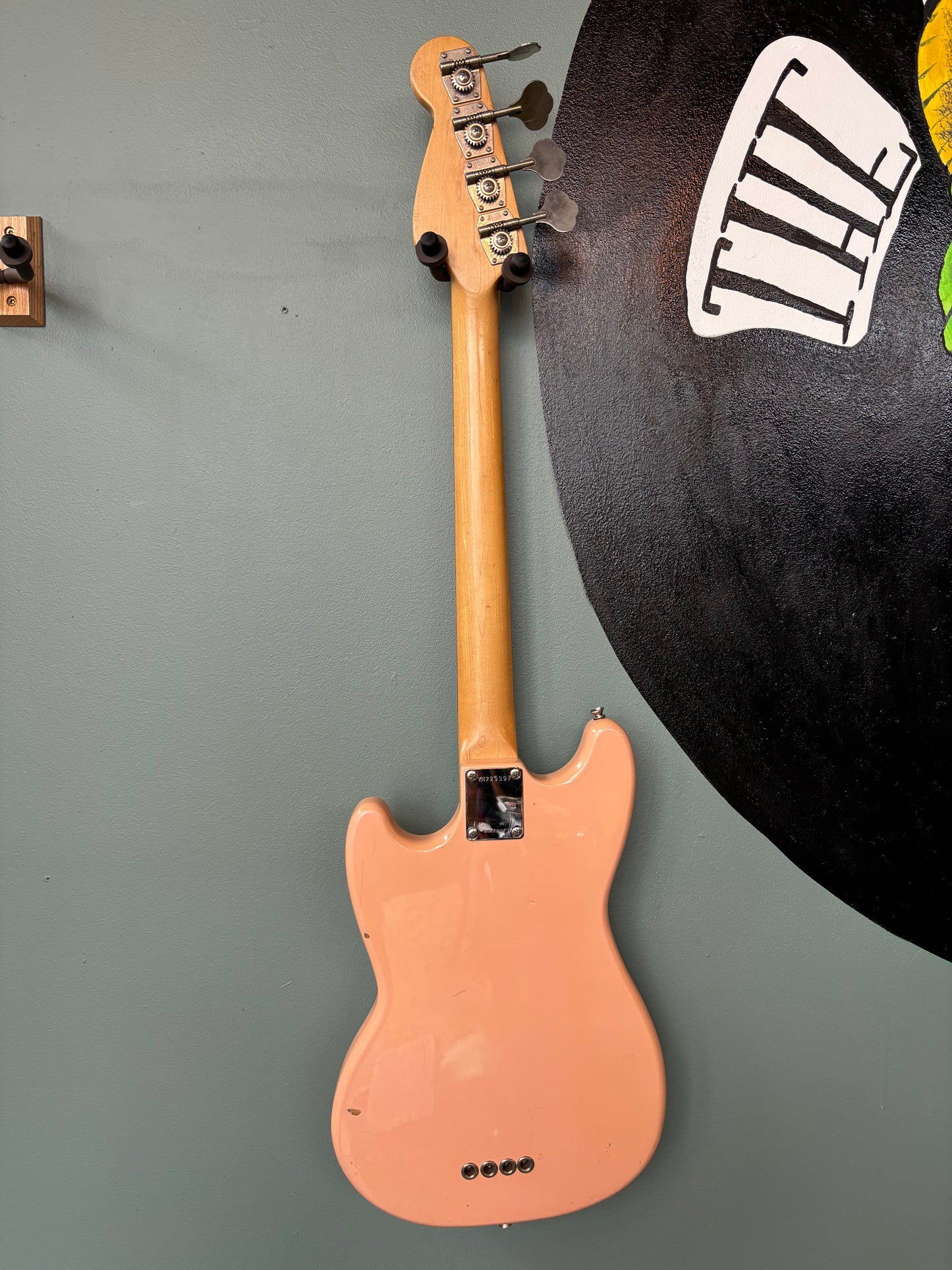 Used Squier Vista Musicmaster Bass - Shell Pink