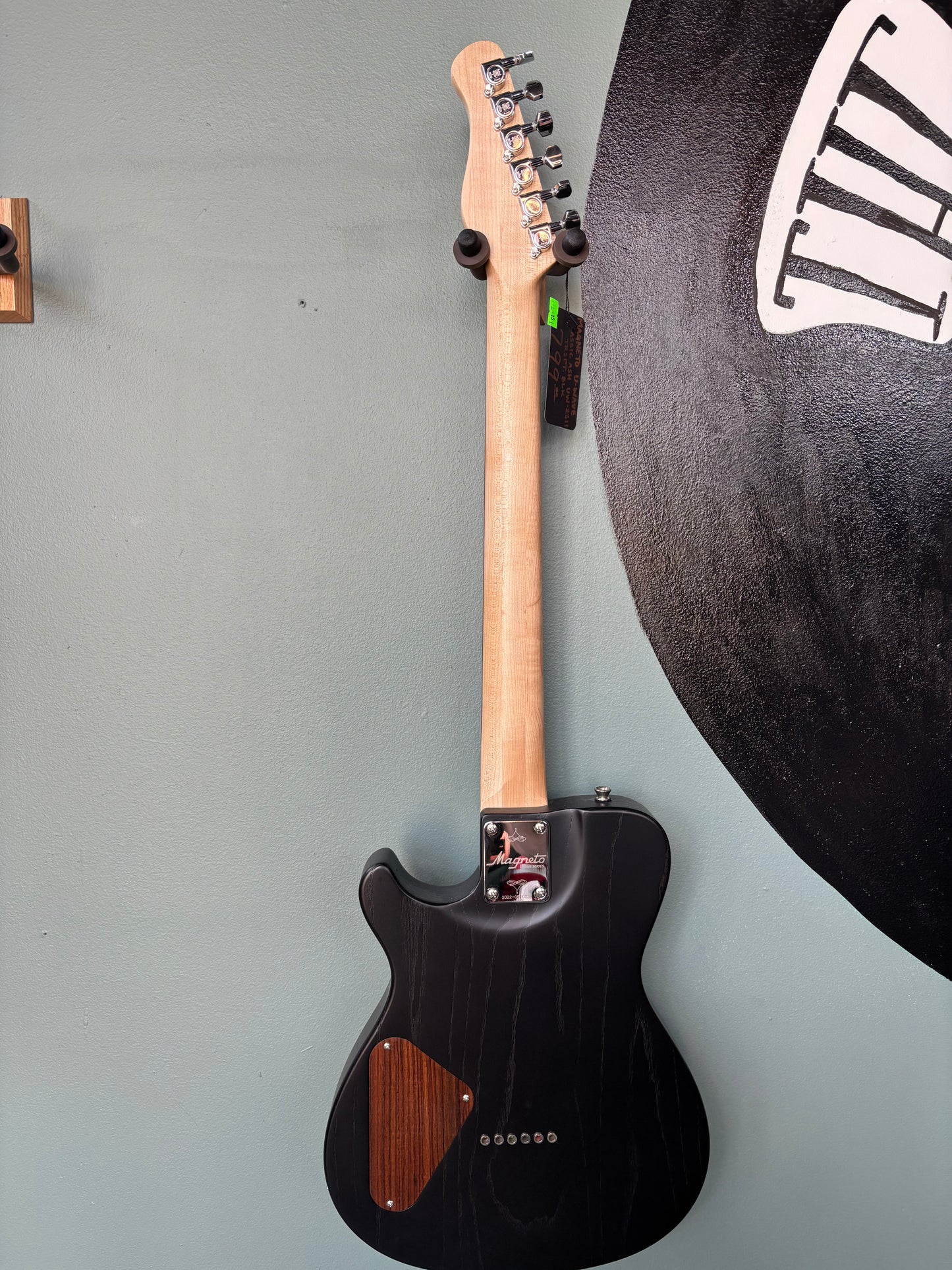 Magneto U-Wave Classic Ash UW-2311 Transparent Black Electric Guitar