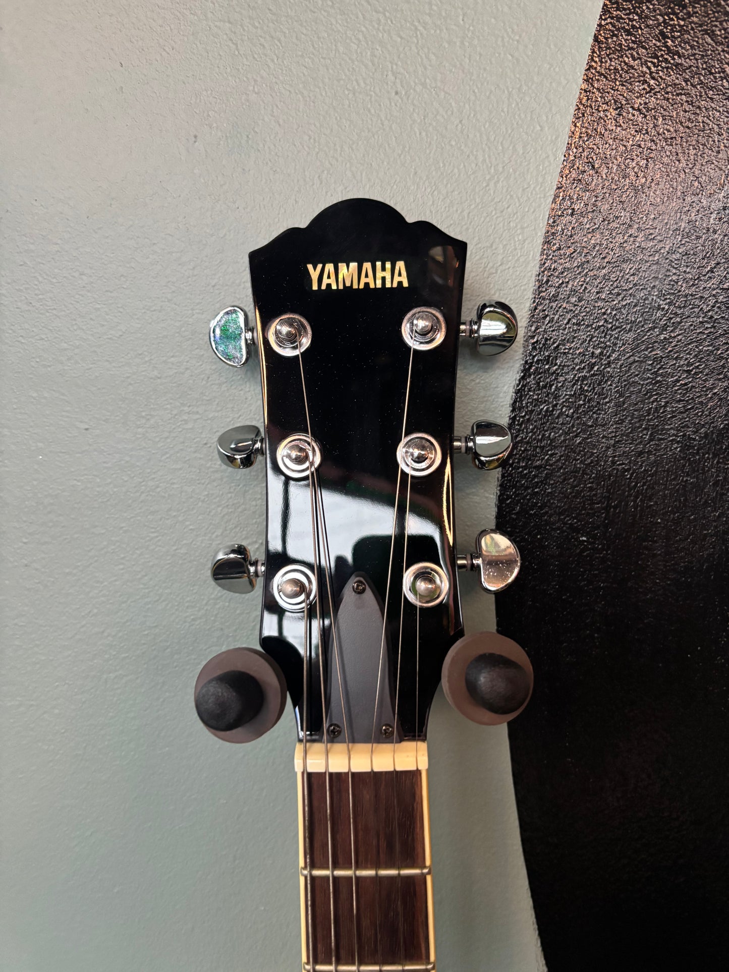 Used Yamaha SA500 Semi-Hollow Electric Guitar
