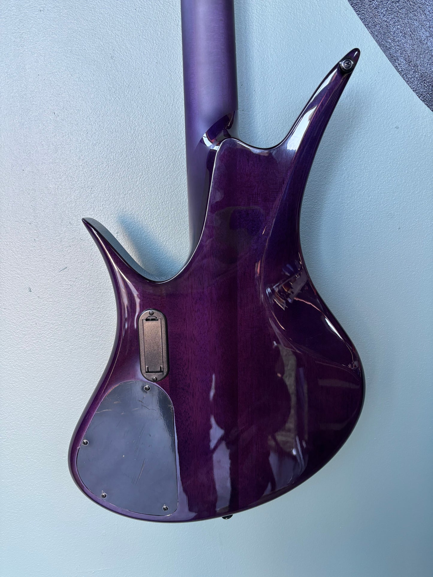 Legator HB 4-String Bass - Magenta