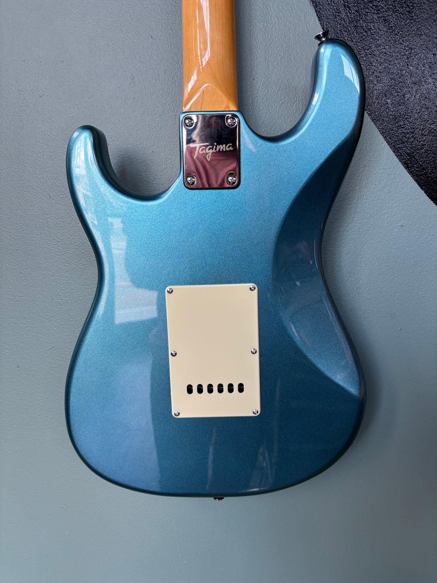 Tagima Usa Tagima TG 530 Double Cut Electric Guitar–Lake Placid Blue