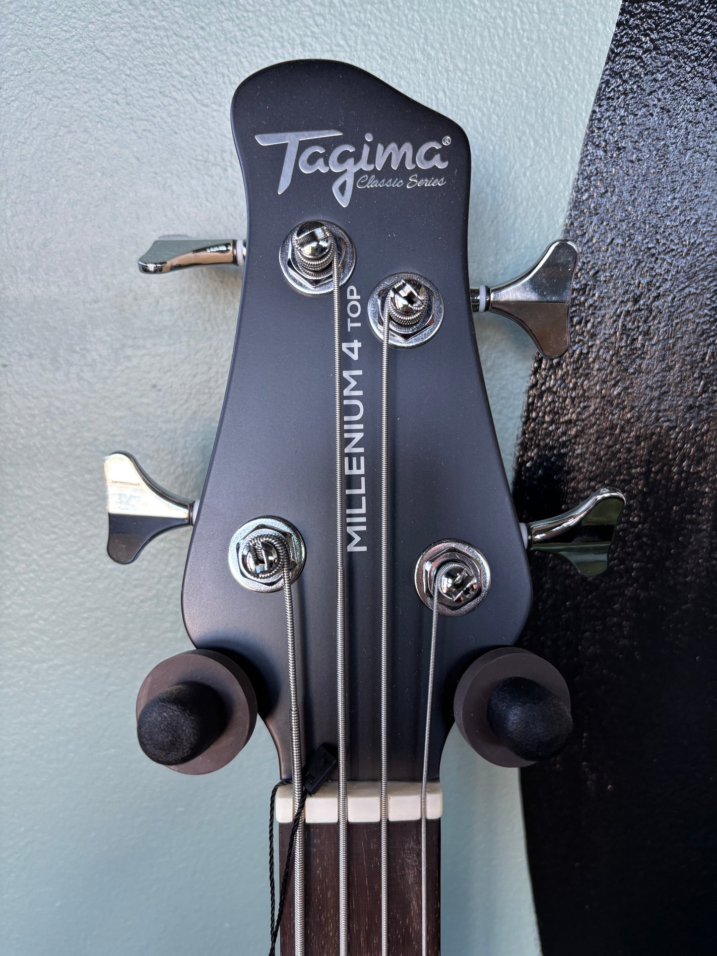 Tagima Usa Tagima Millenium Top 4 String Bass Guitar – Black