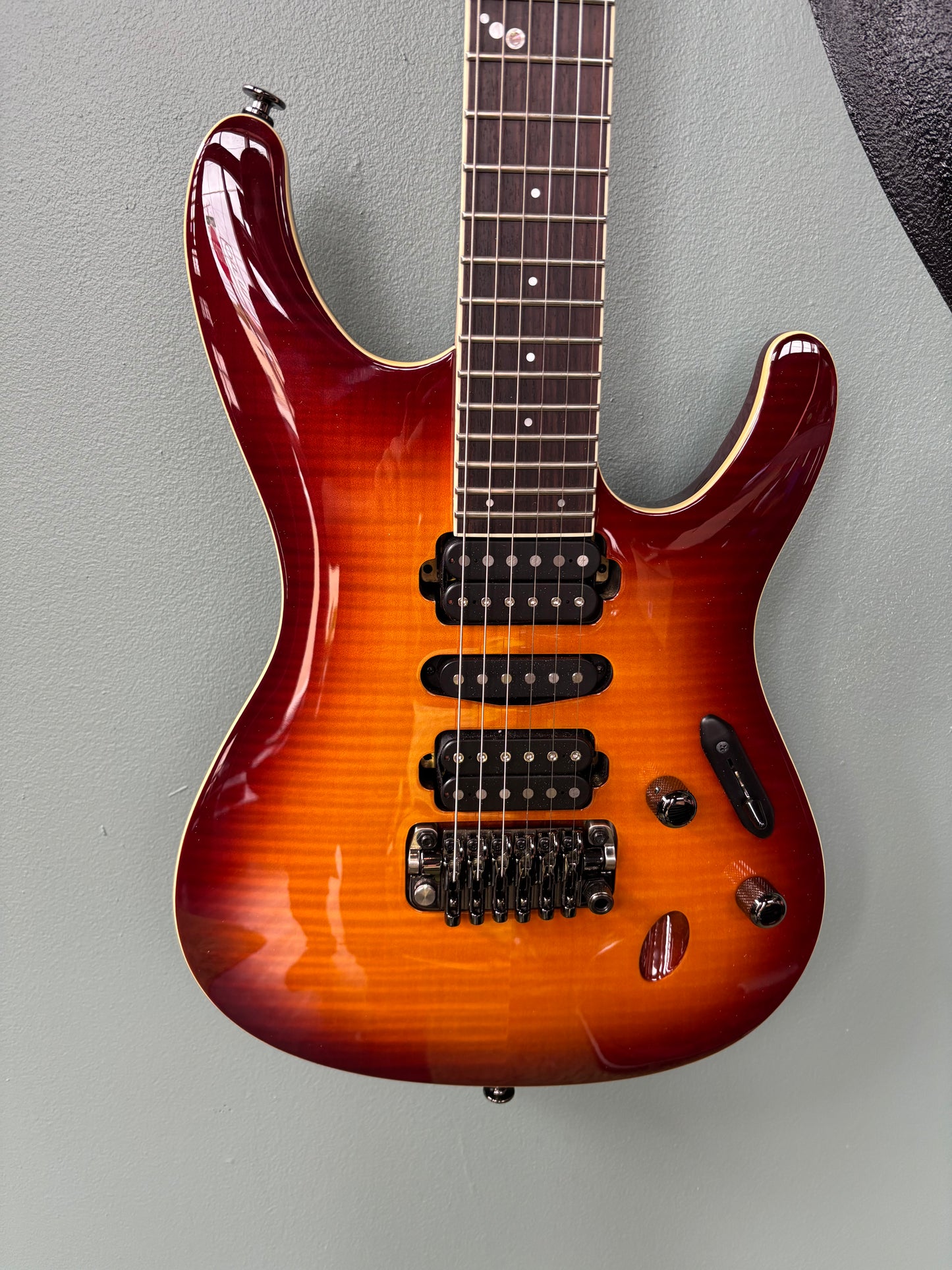 Used Ibanez Prestige SV5470F - Dark Sunset Sunburst