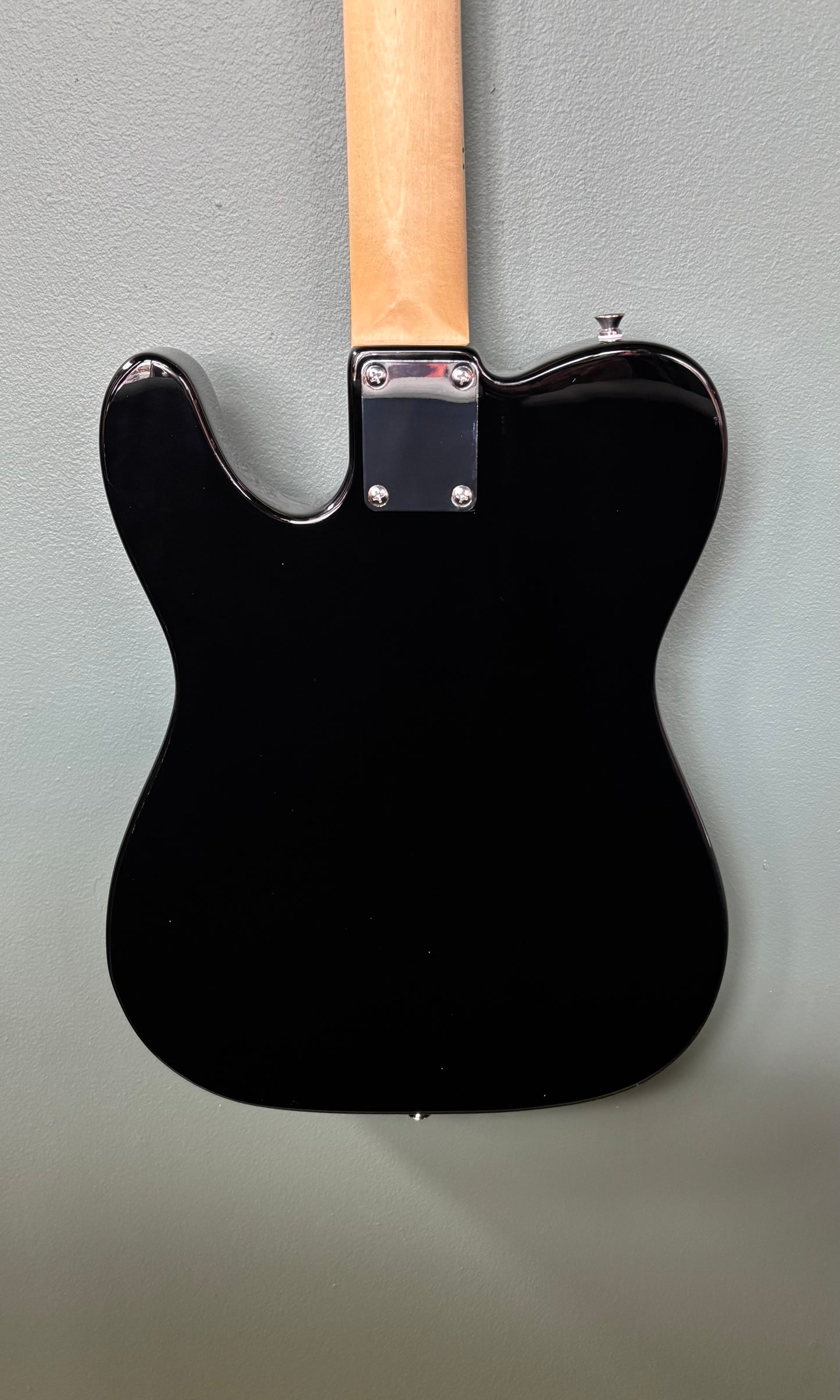Nashville Guitar Works 125BK Single Cut Maple Fingerboard (gig bag included)
