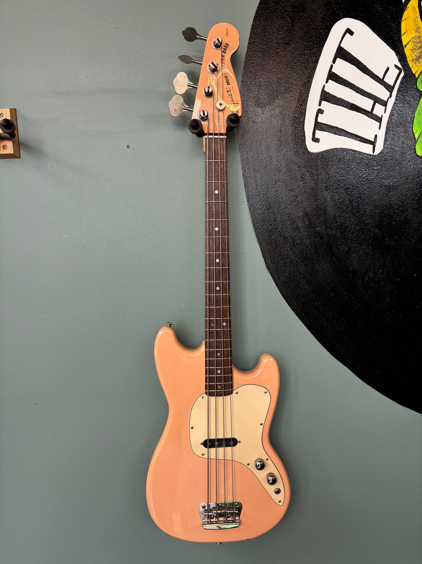 Used Squier Vista Musicmaster Bass - Shell Pink