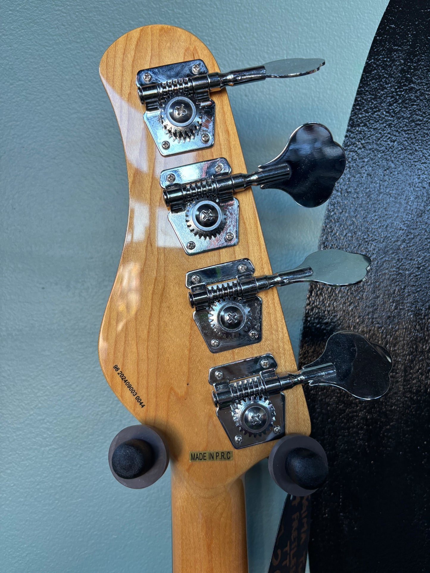 Tagima Usa Tagima W 73 4 Fretless Electric Bass 3 Tone Sunburst