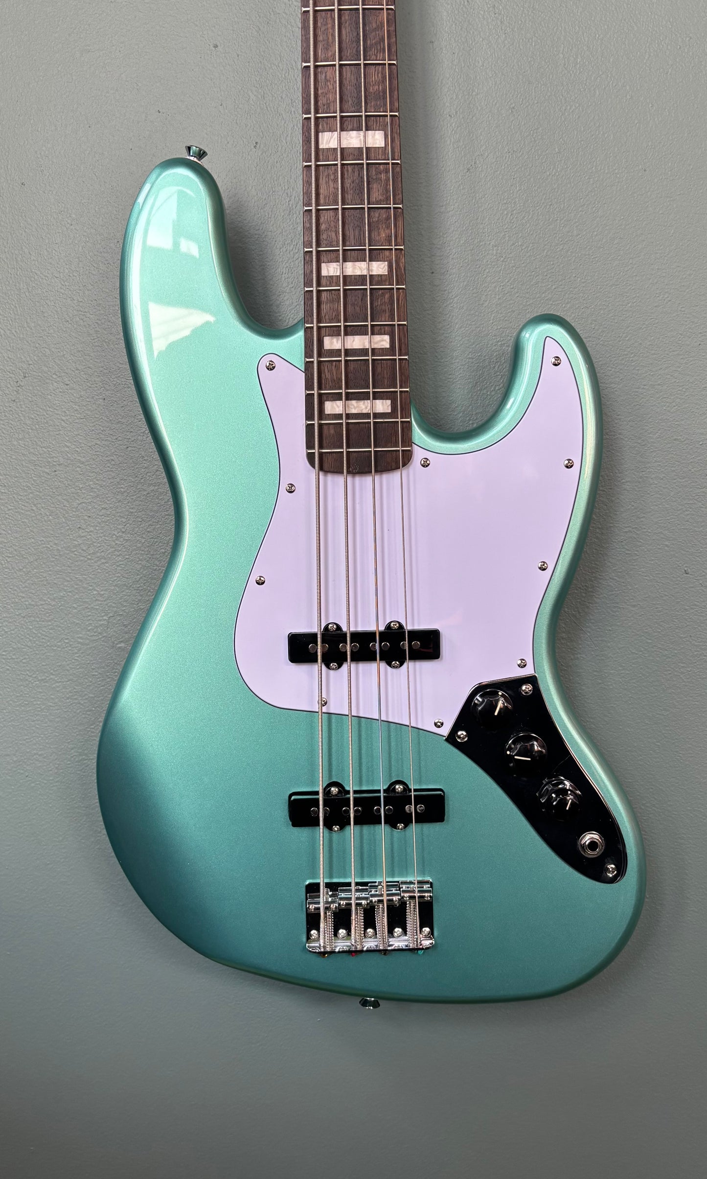 Used Squier Affinity Active Jazz Bass