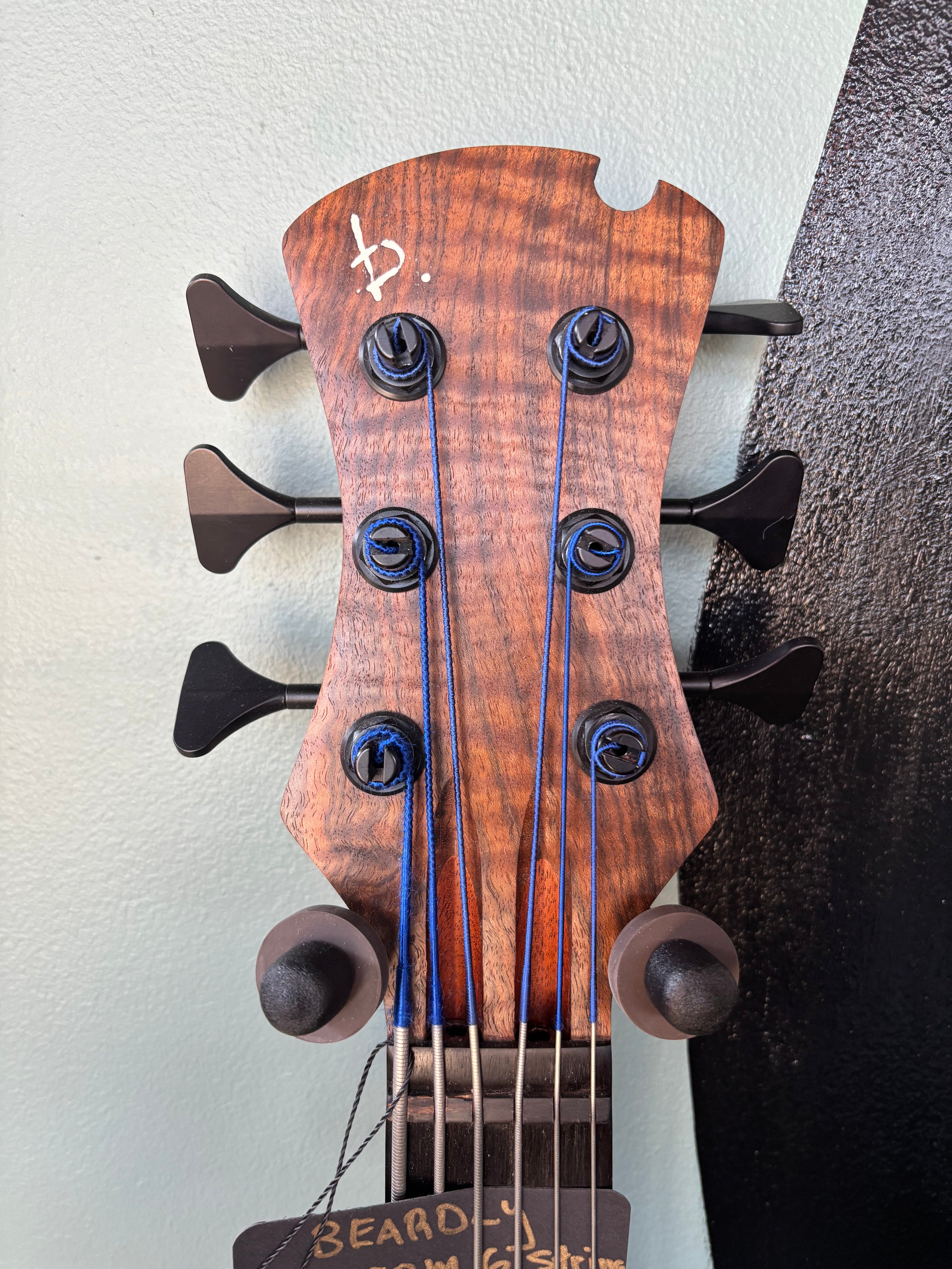 Beardly Customs Beardly Custom 6 Lined Fretless