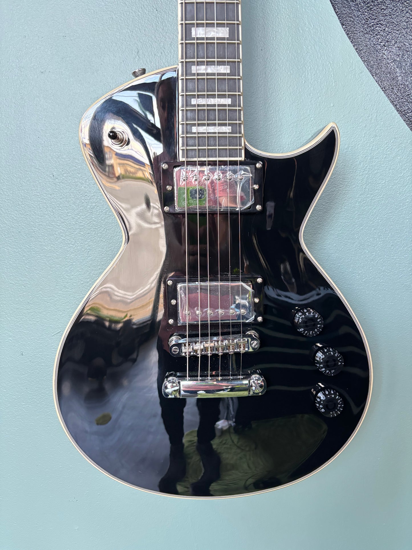 Tagima Usa Tagima Mirach Single Cut Electric Guitar–Black