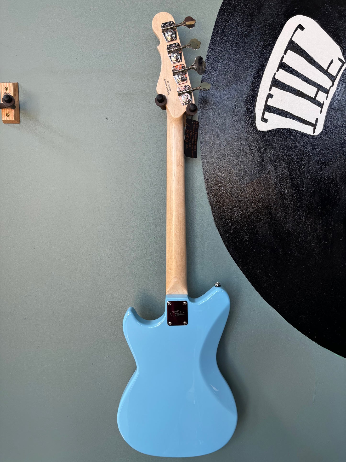 G&L Guitars G&L Fullerton Deluxe Fallout Bass, Himalayan Blue