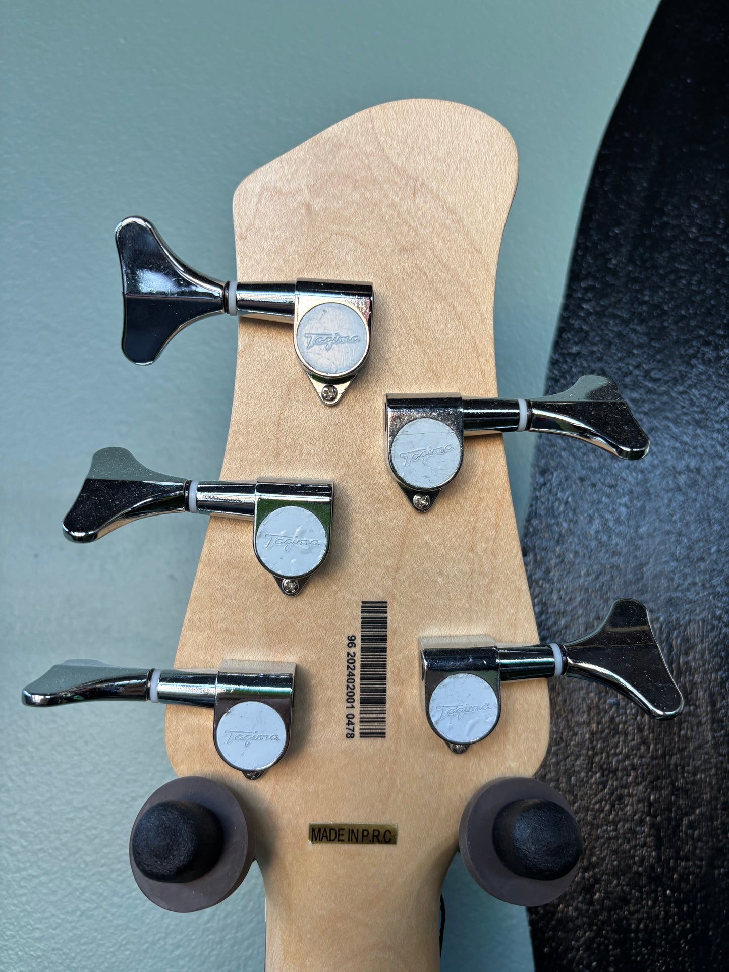 Tagima USA Millenium Top 5 Bass Guitar – Black