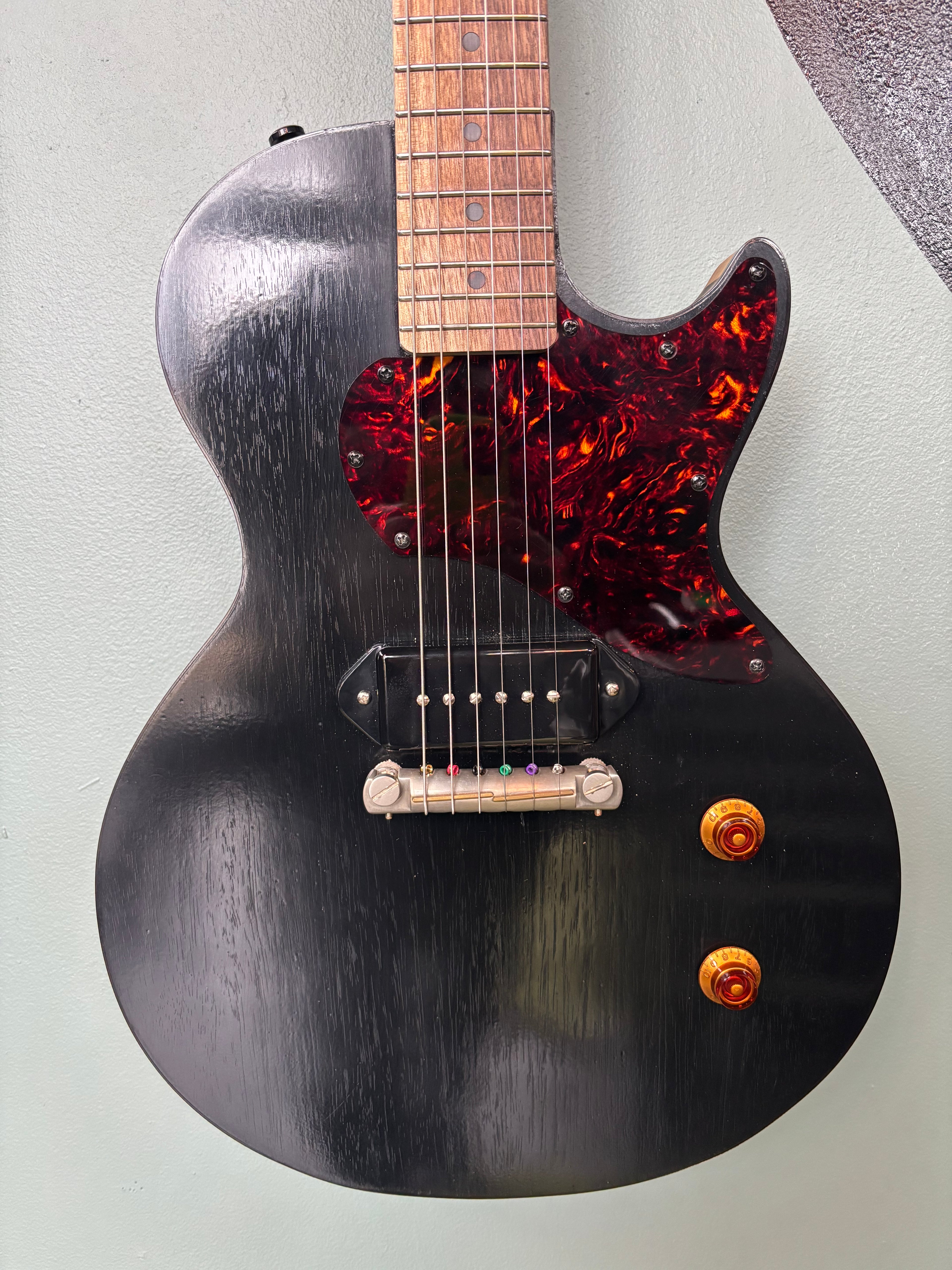 Valentino Guitars Single Cut Junior