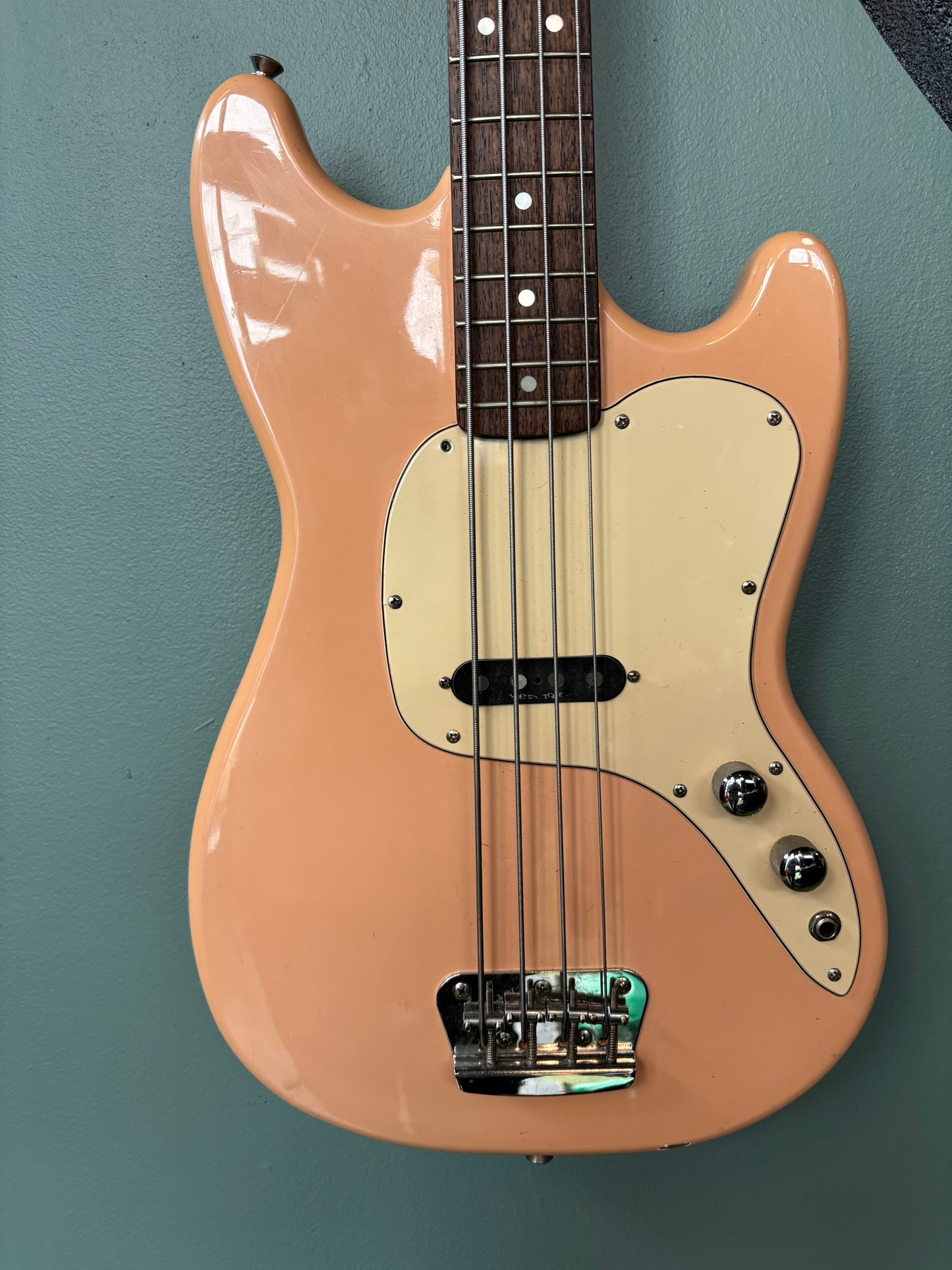 Used Squier Vista Musicmaster Bass - Shell Pink