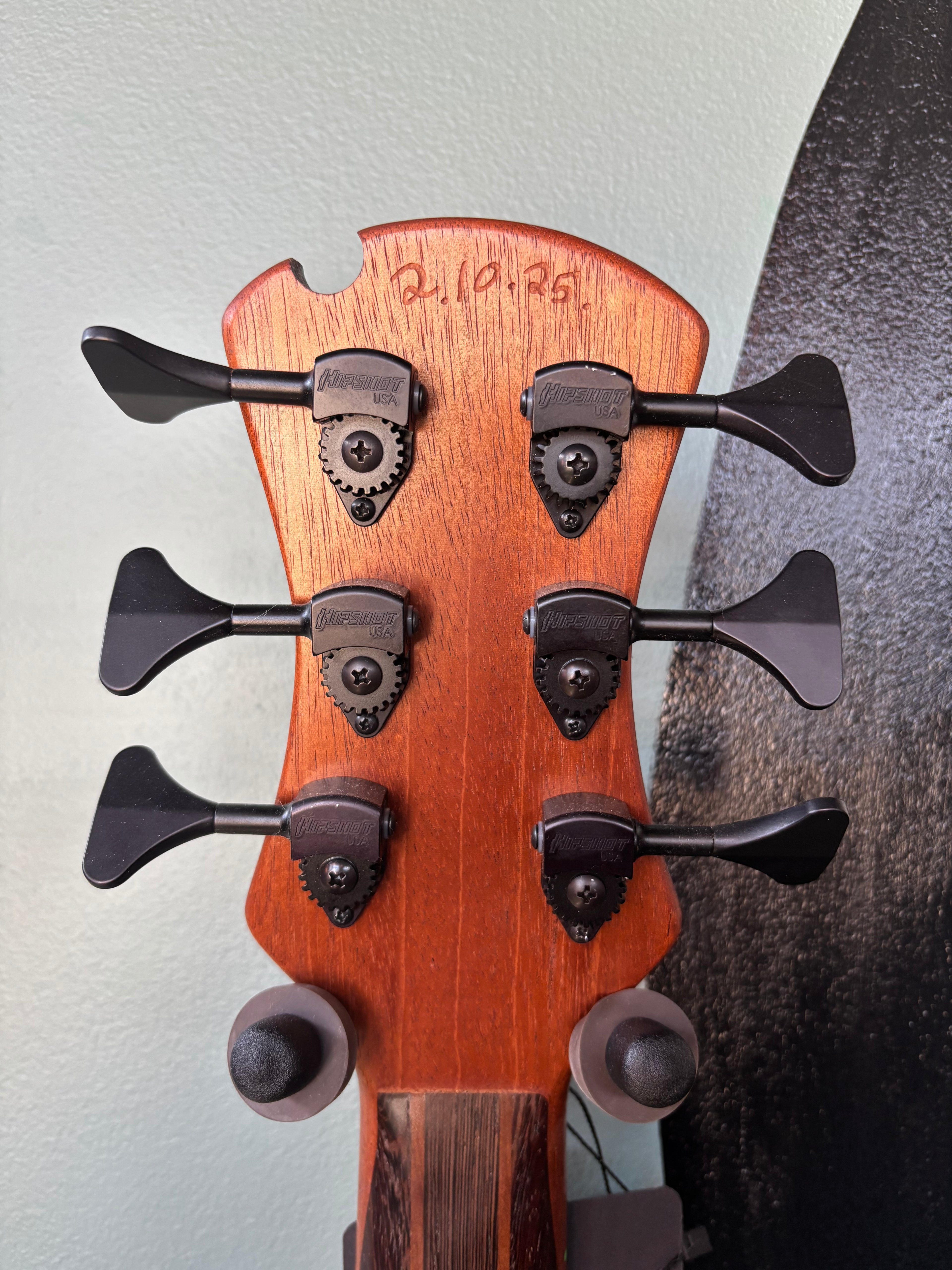 Beardly Customs Beardly Custom 6 Lined Fretless