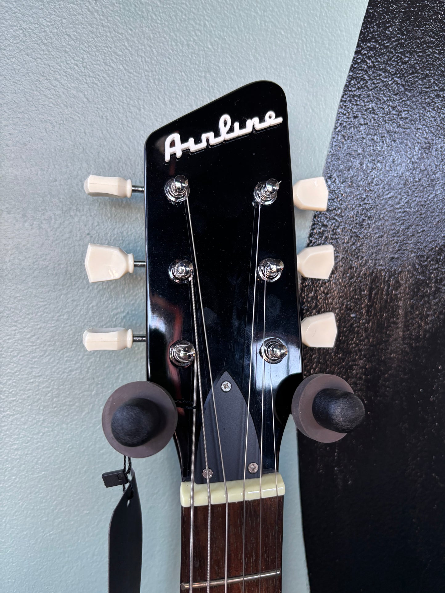 Used Airline TwinTone