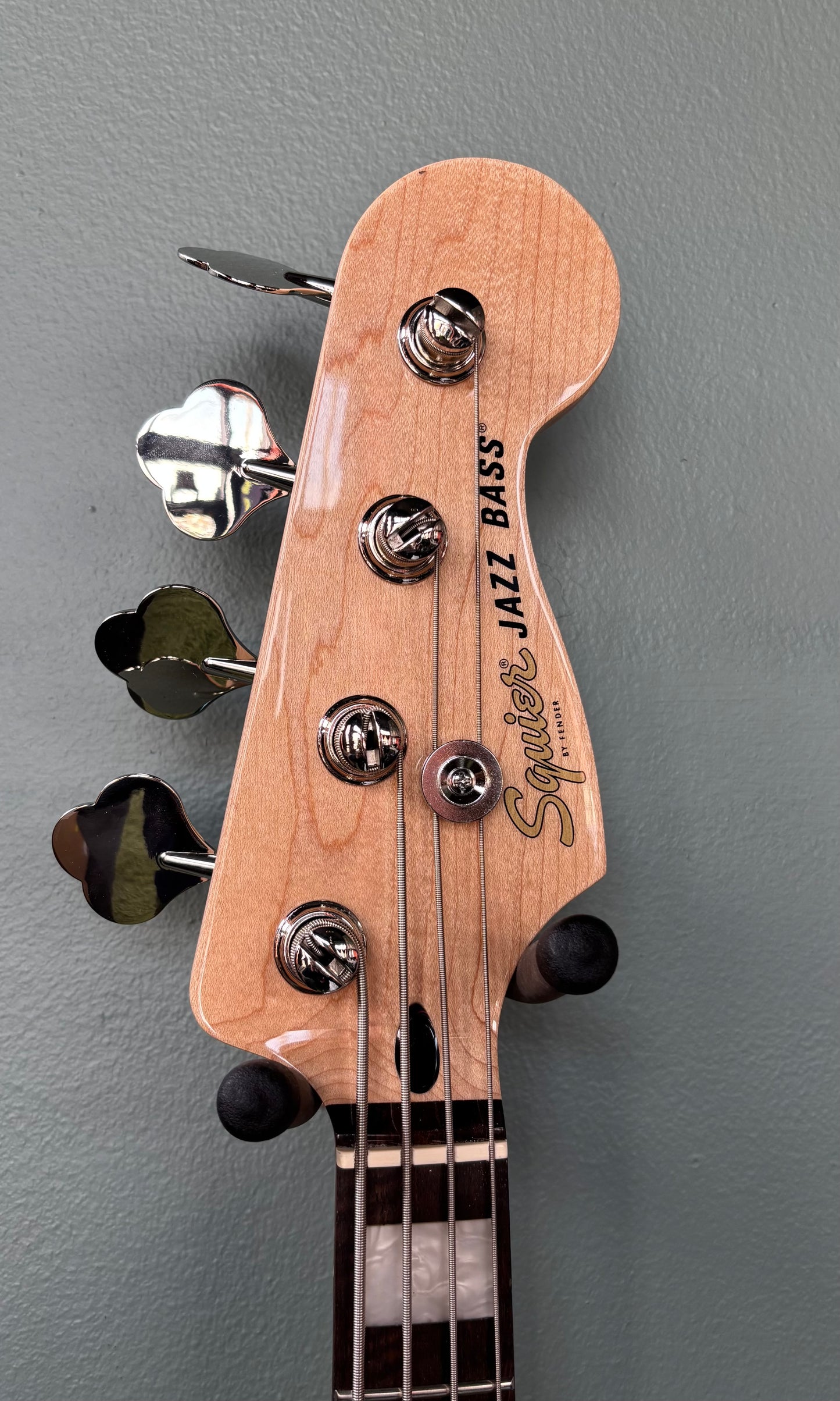Used Squier Affinity Active Jazz Bass