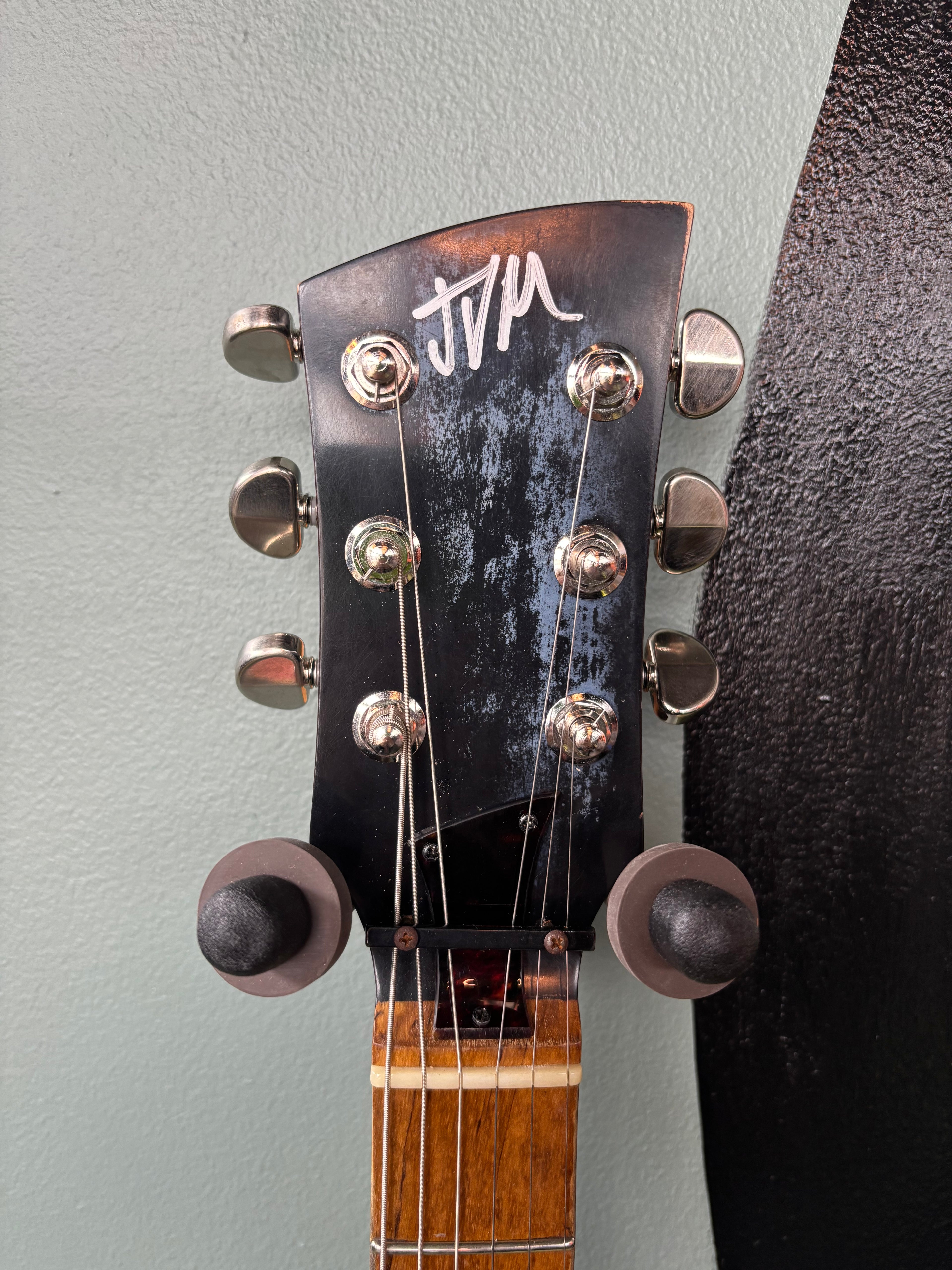 Valentino Guitars DC Junior