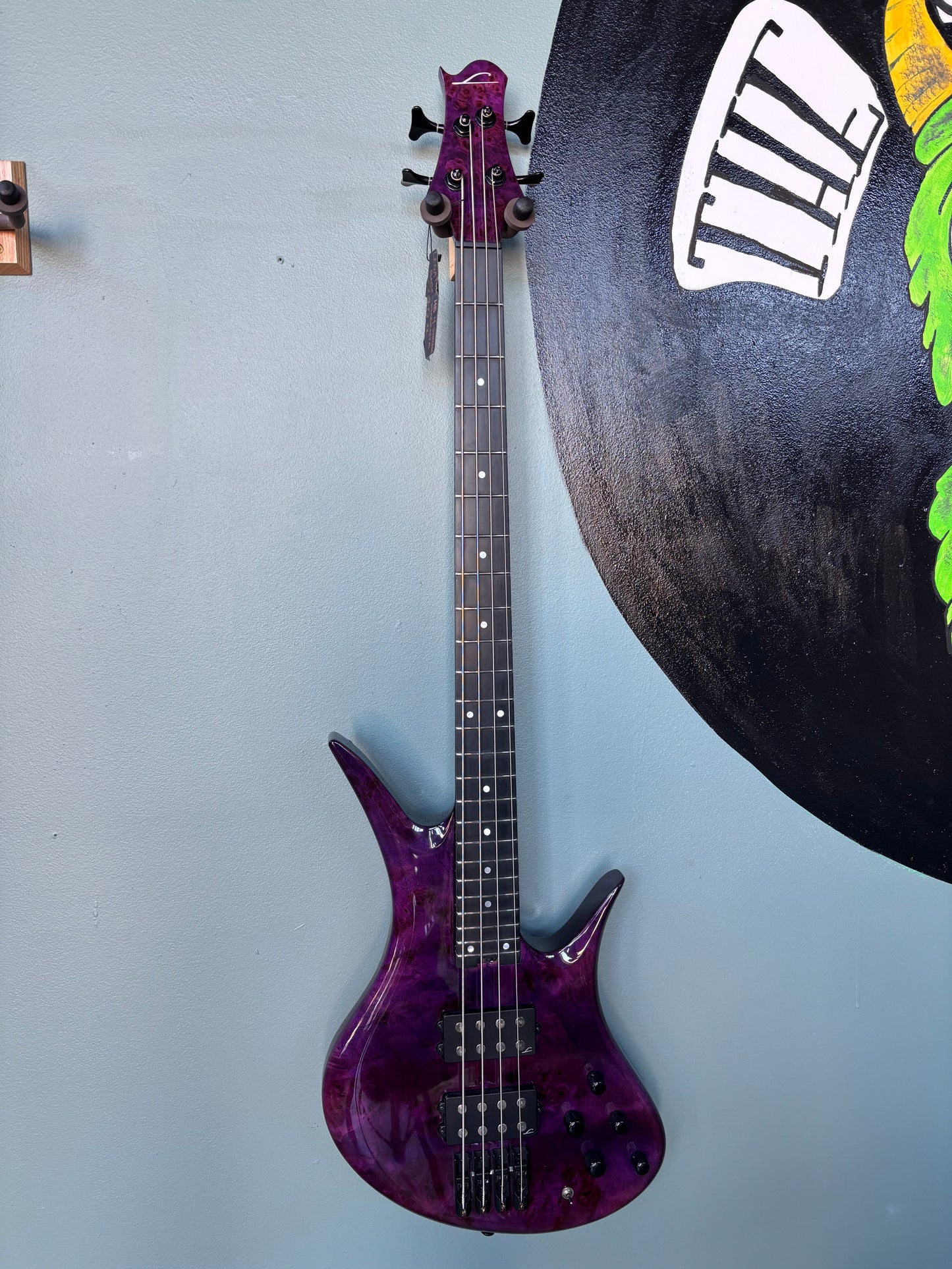 Legator HB 4-String Bass - Magenta