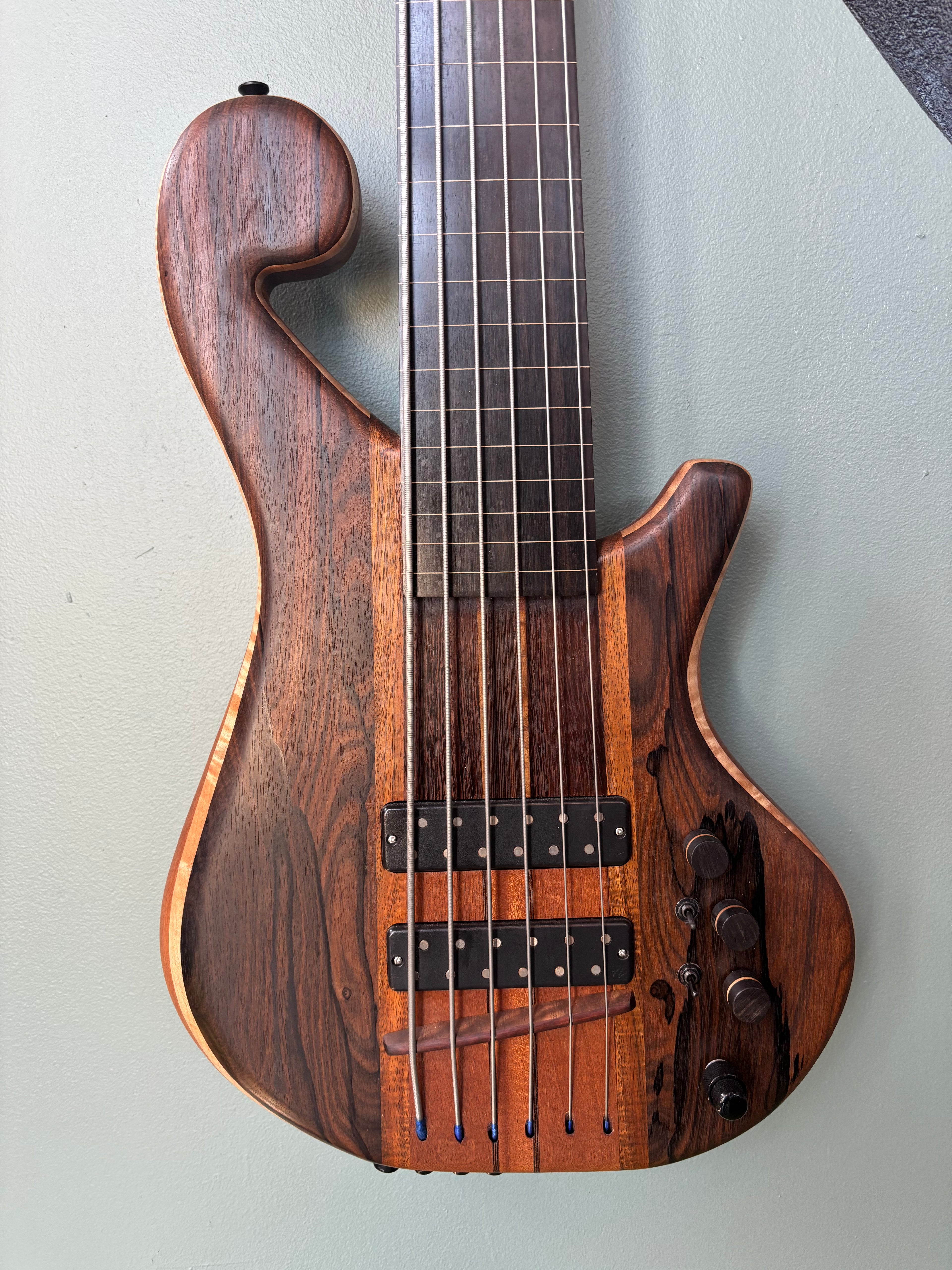Beardly Customs Beardly Custom 6 Lined Fretless