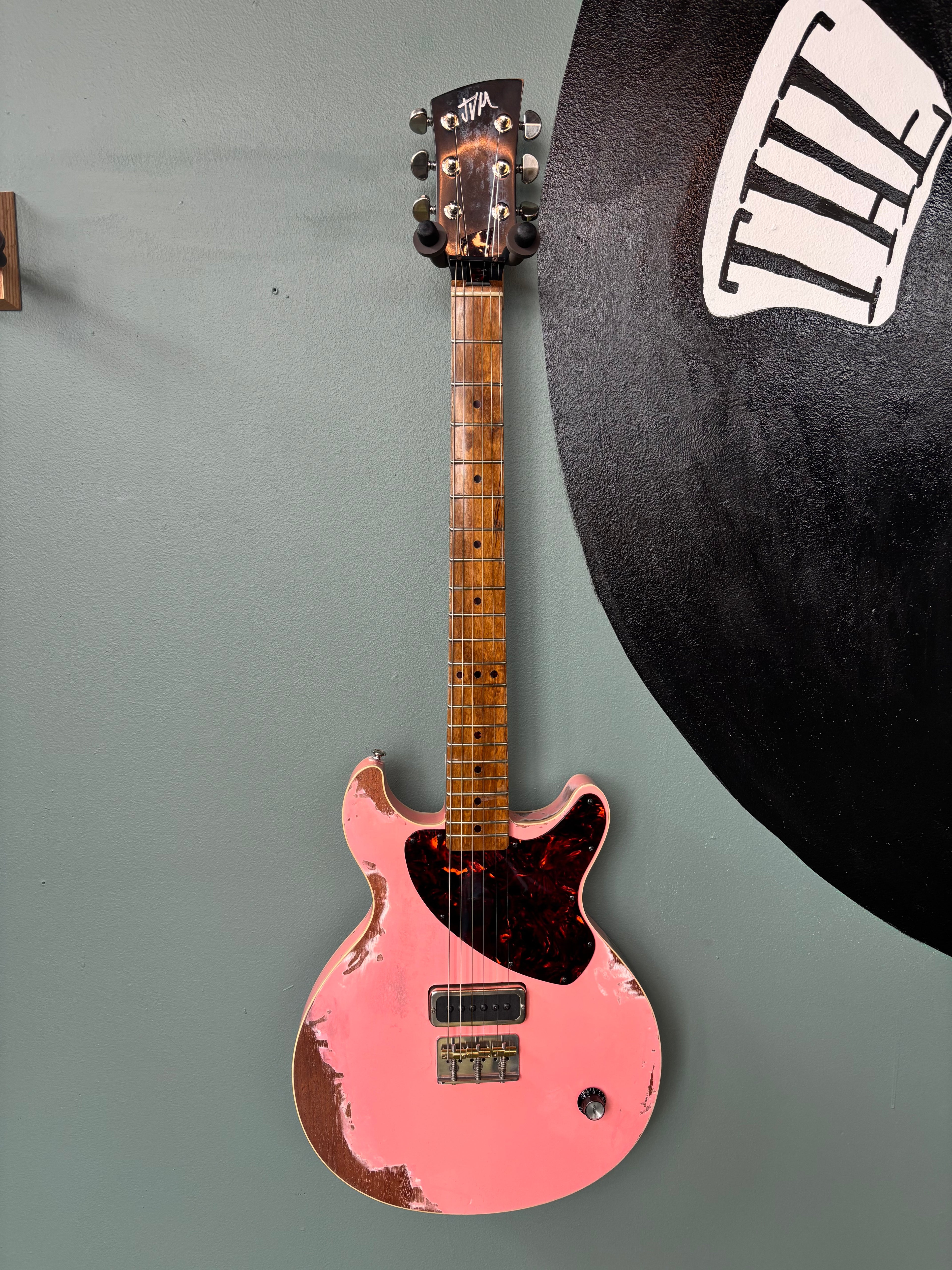 Valentino Guitars DC Junior