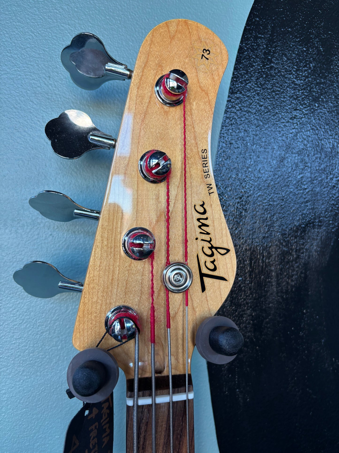 Tagima Usa Tagima W 73 4 Fretless Electric Bass 3 Tone Sunburst