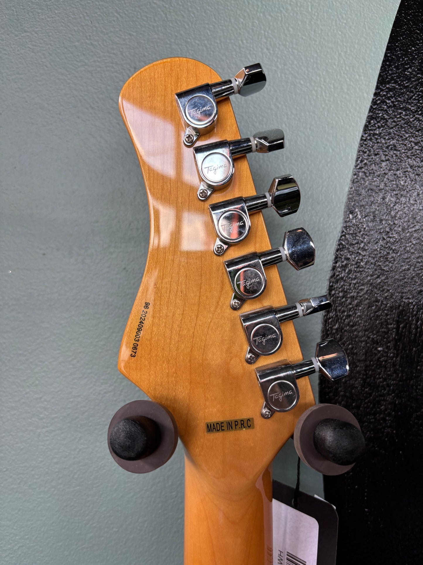 Tagima Usa Tagima TG 530 Double Cut Electric Guitar–Lake Placid Blue