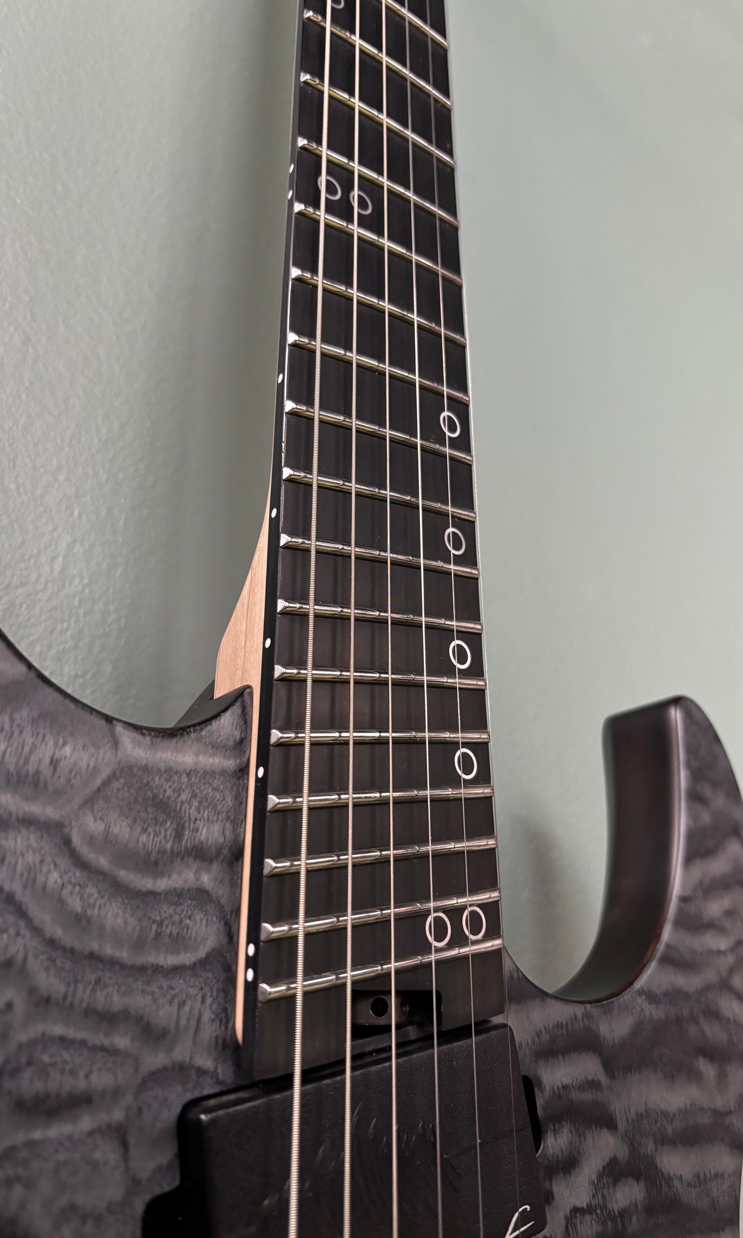Legator Ninja FSS 6-String - Black Quilted Maple