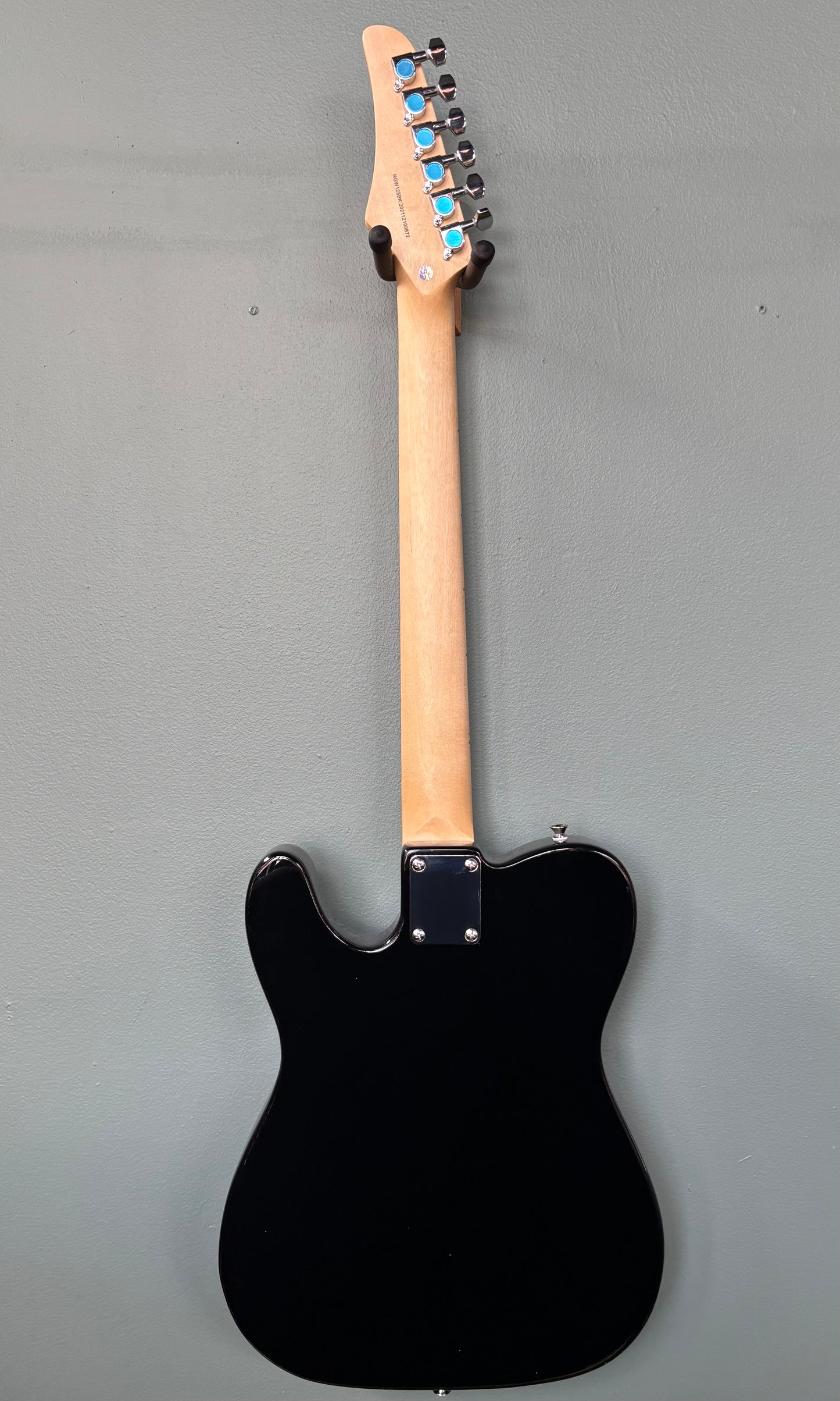 Nashville Guitar Works 125BK Single Cut Maple Fingerboard (gig bag included)