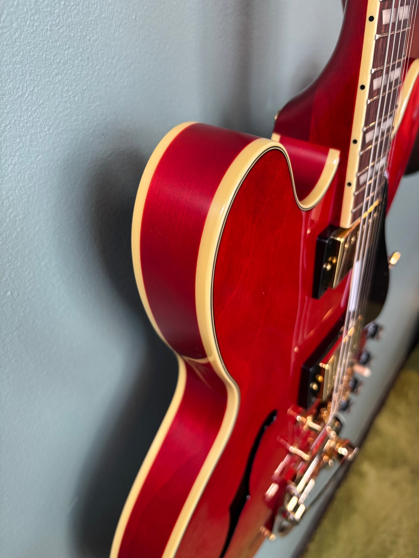 Used (Not really) Epiphone Back to the Future ES-345
