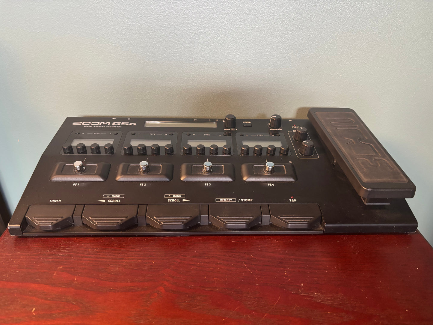 Used Zoom G5N Guitar Multi Effect Pedal