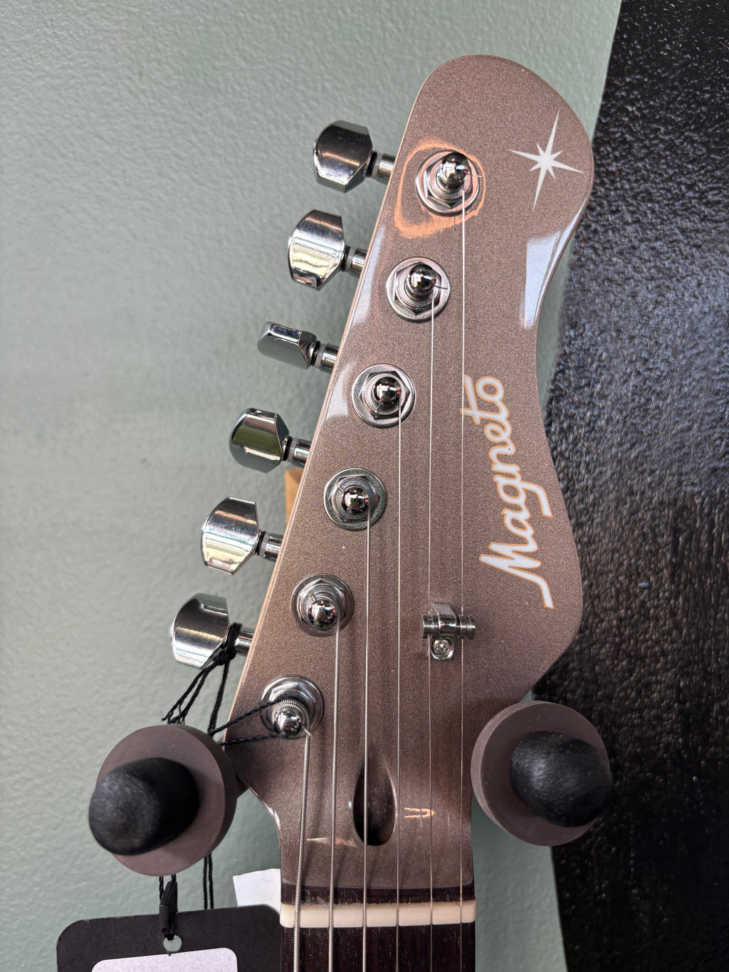 Magneto Starlux SL-4300 Electric Guitar