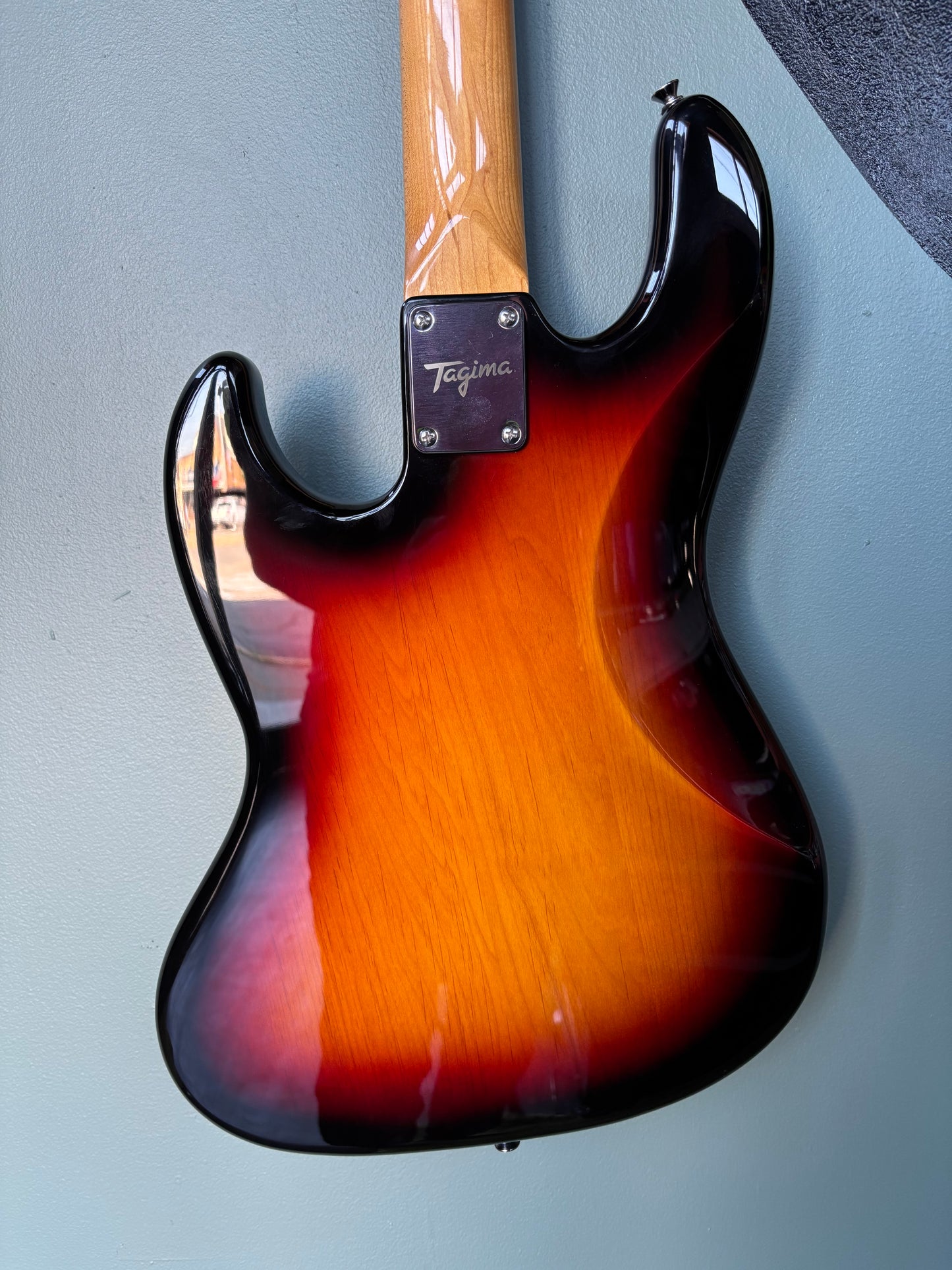 Tagima Usa Tagima W 73 4 Fretless Electric Bass 3 Tone Sunburst