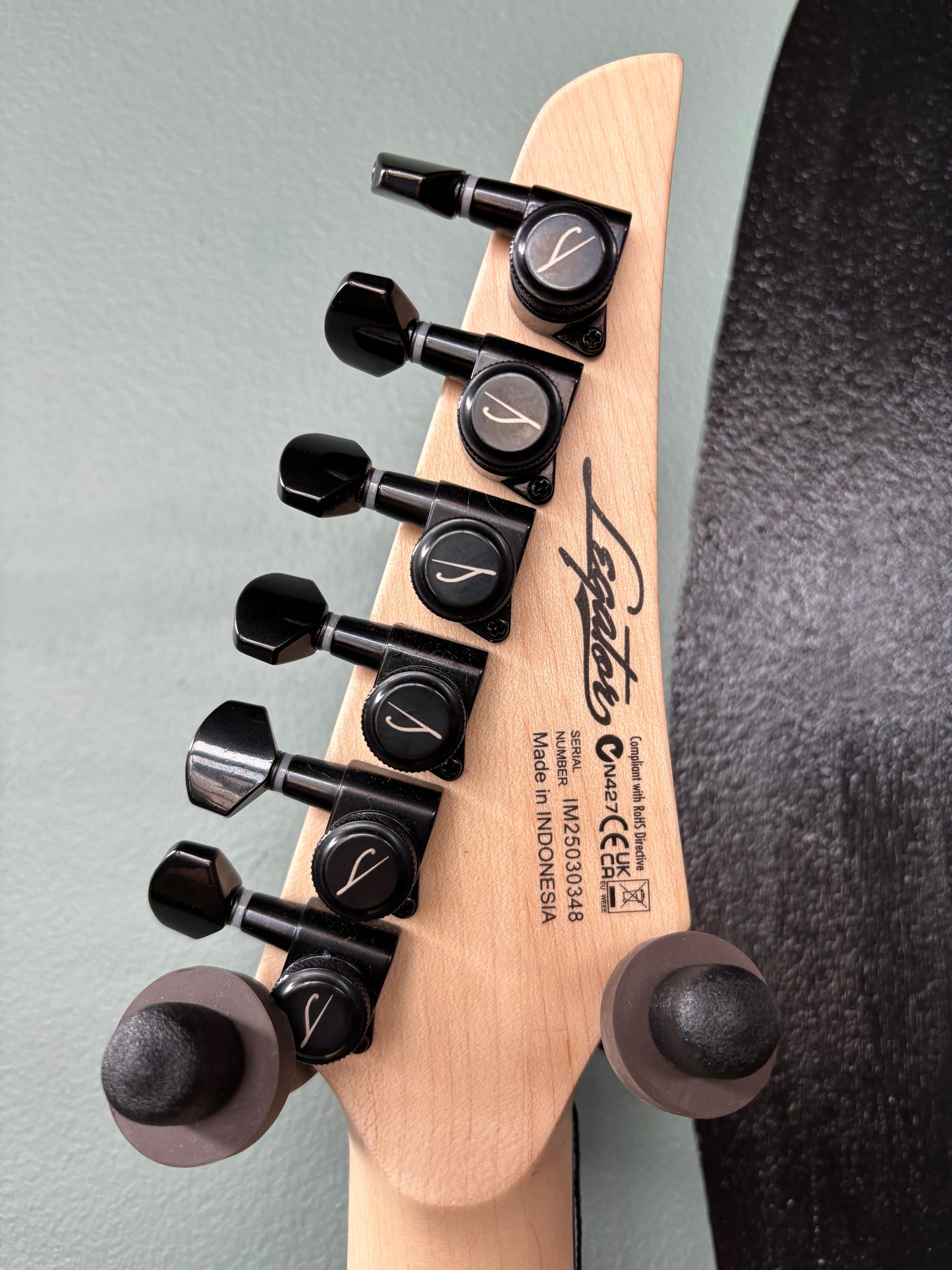 Legator Ninja FSS 6-String - Black Quilted Maple