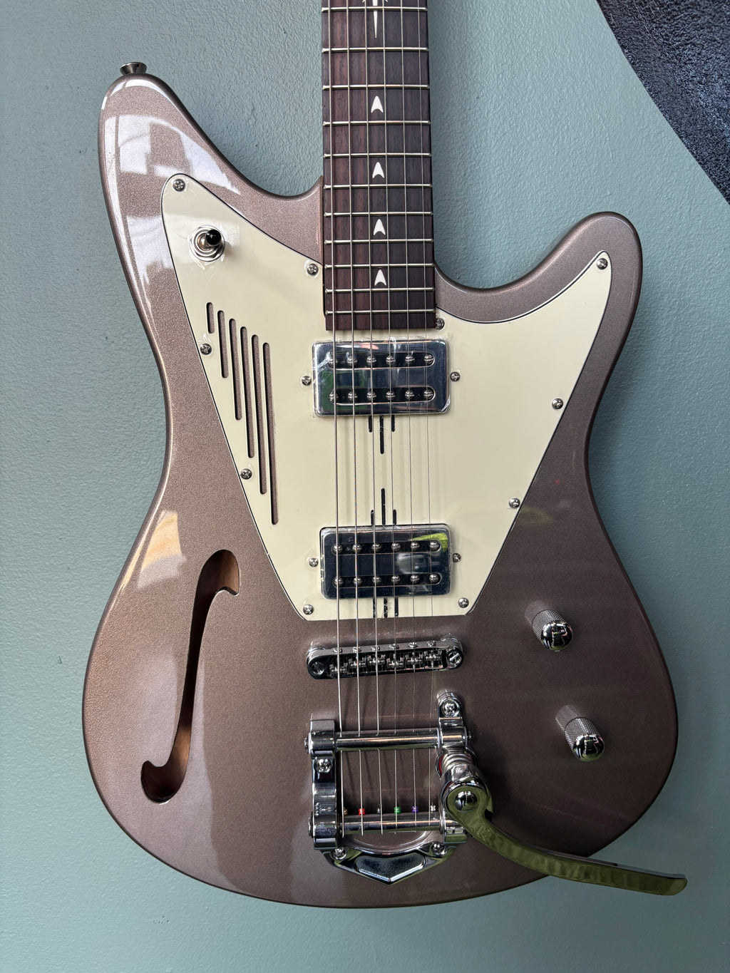Magneto Starlux SL-4300 Electric Guitar