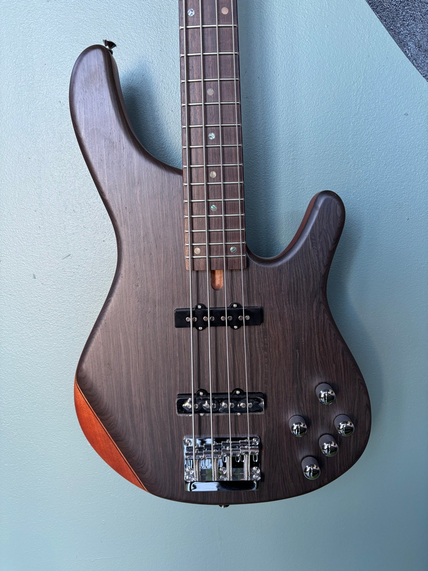 Tagima Usa Tagima Millenium Top 4 String Bass Guitar – Black