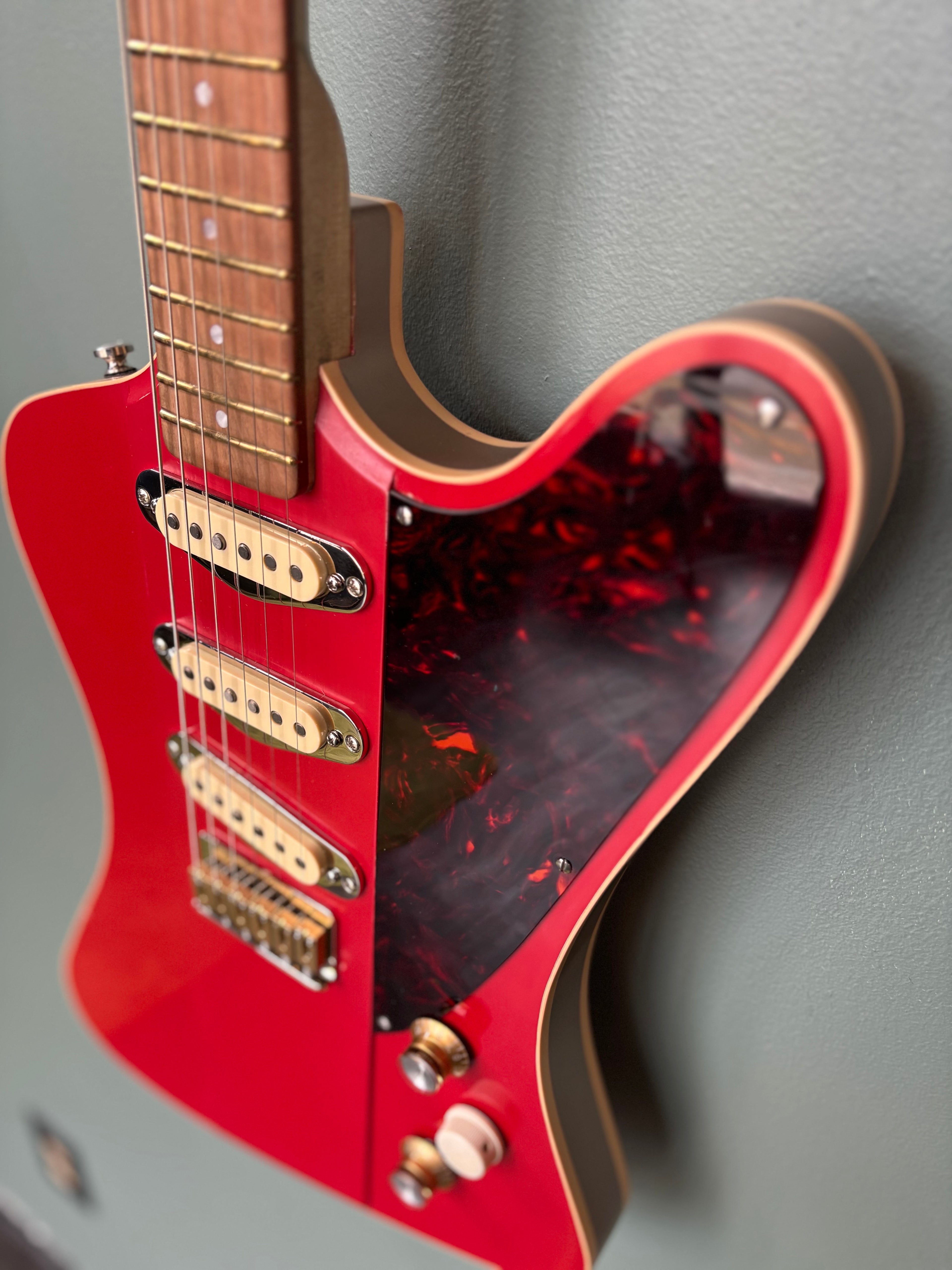 Valentino Guitars F-Bird Hardtail