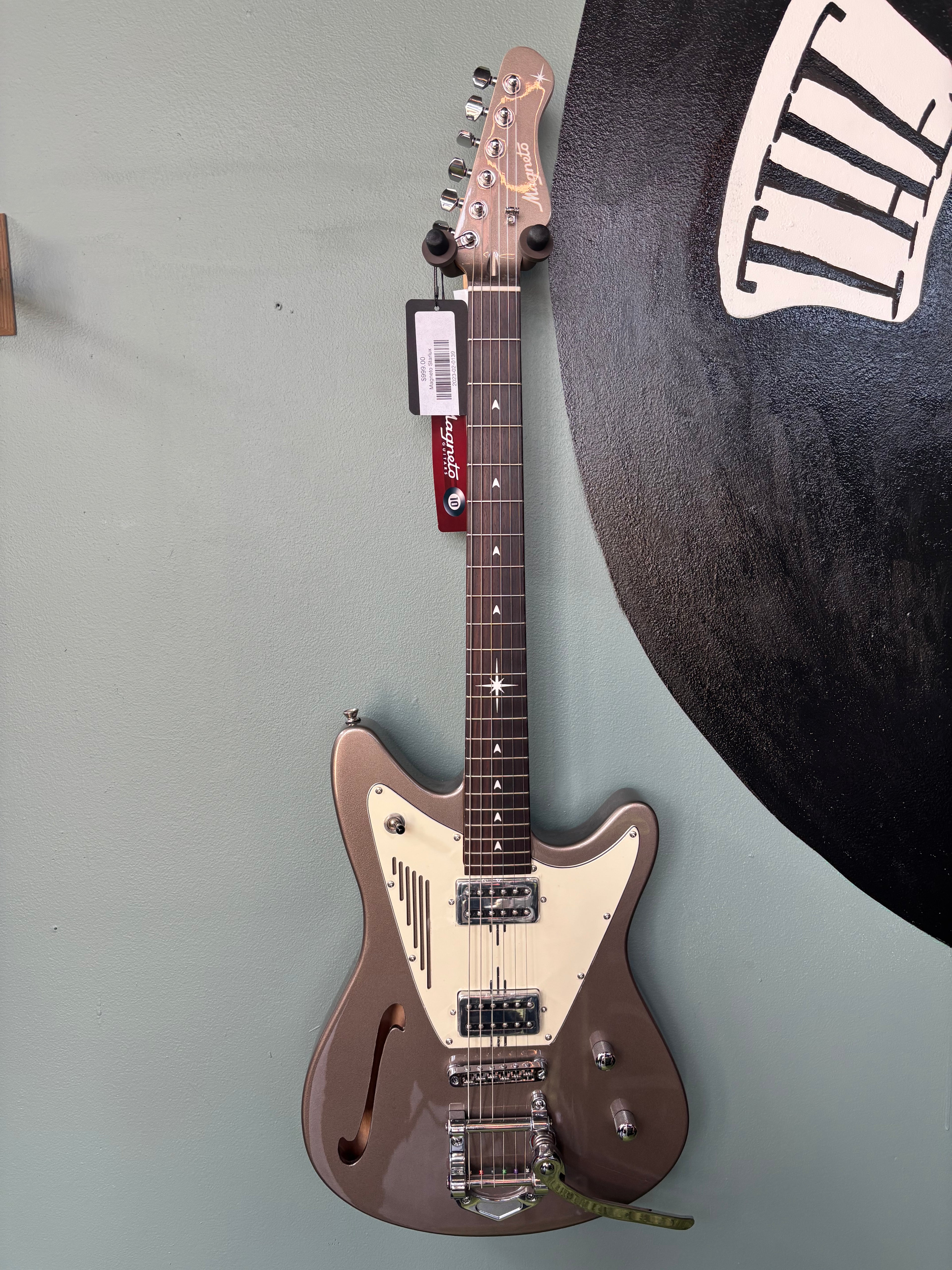 Magneto Starlux SL-4300 Electric Guitar